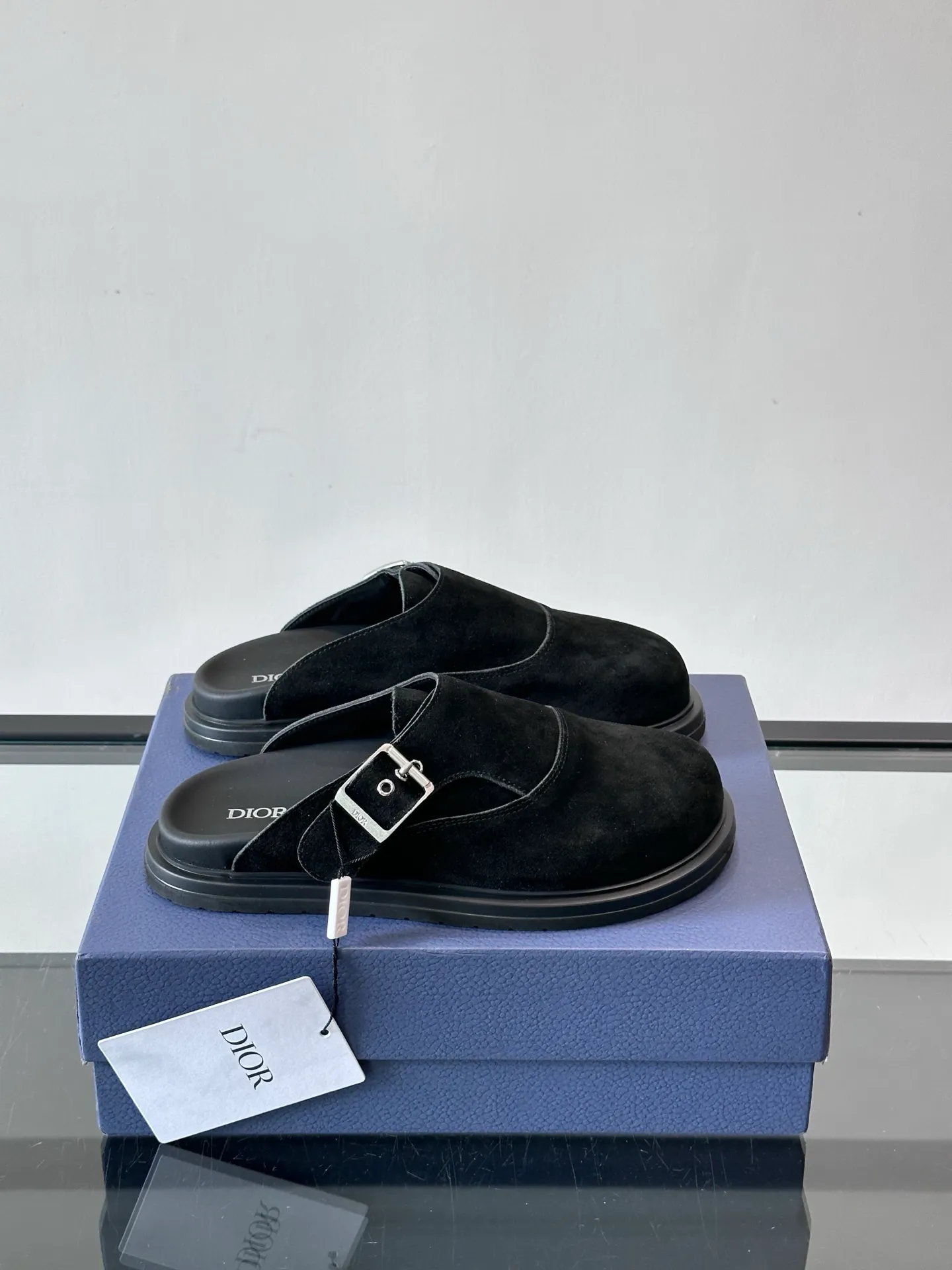 p360 "Dio＊" new men's printed toe-toe mules, classic presbyopia pattern + black EVA sole, low-key and high-end! Baotou design + metal buckle, perfect details, more comfortable and stable to wear✨, very versatile for daily outings or light luxury occasions. Oblique print is Dior's signature element. It is highly recognizable and full of fashion sense. It is a must-have for quality enthusiasts! 👟 size：38-44
